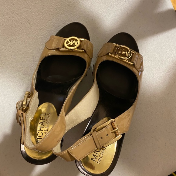 Michael Kors Heels Wedge - Picture 2 of 7